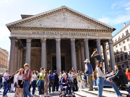 Tour privato delle piazze e delle fontane del centro di Roma per anziani